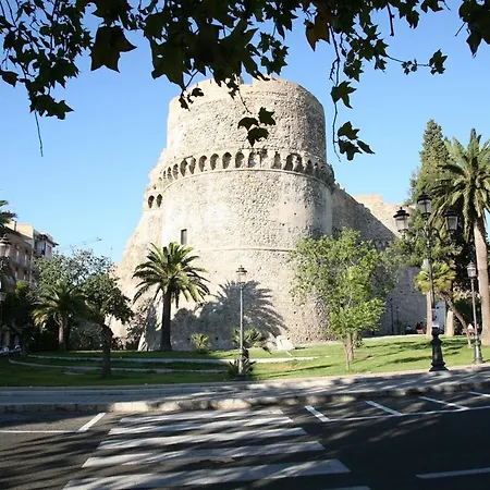 Dolce Noemi