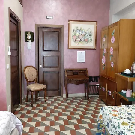 Dolce Noemi Bed & Breakfast